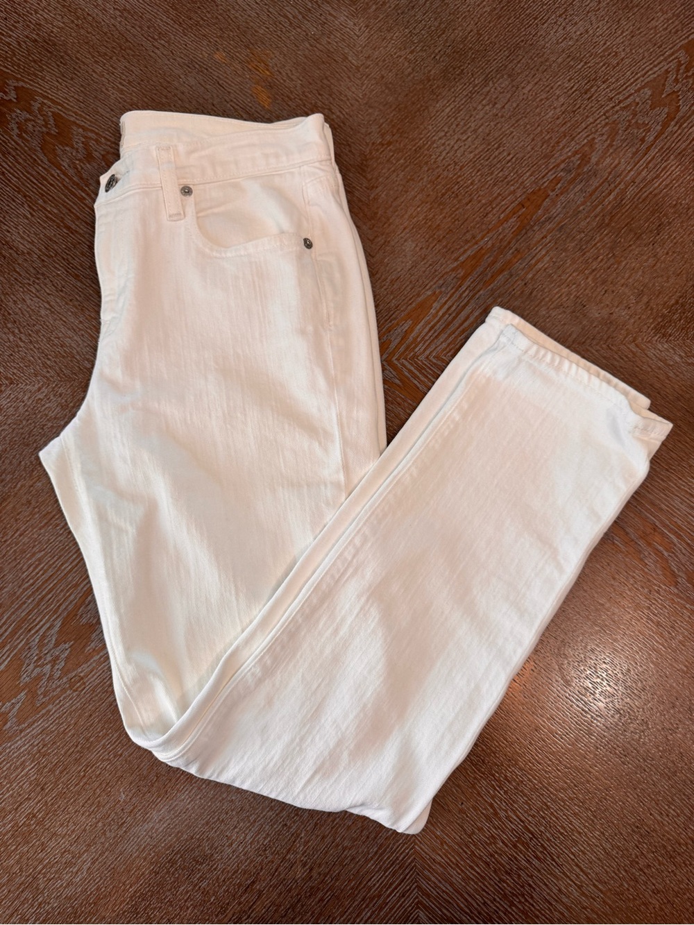 J Crew white Denim Sz 27 Slim Broken In Boyfriend Jeans Inseam 29” Waist 32”